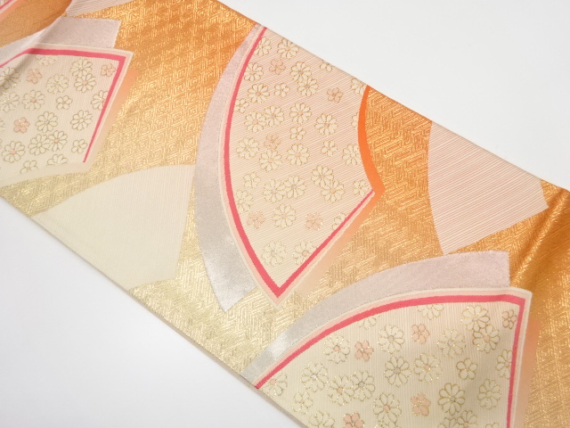 未使用品　地紙に菊・古典柄織り出し　袋帯